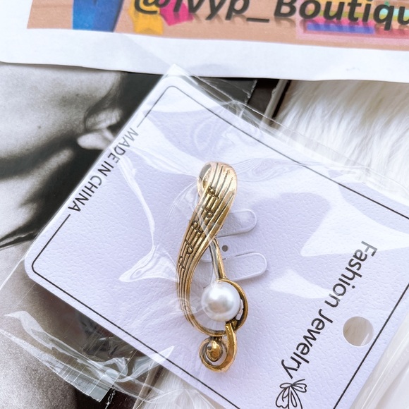 Music Note Brooch - Picture 4 of 4